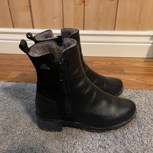 Pajar Sherling Genuine Leather  winter boots fits  like  size US 10